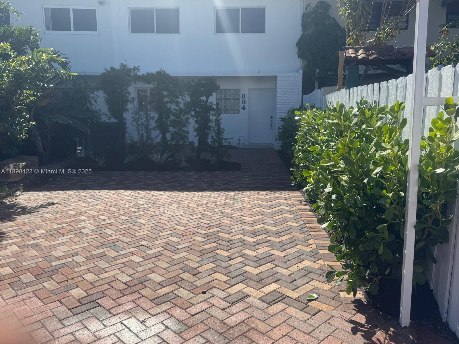 834 Raymond St Miami Beach, FL 33141