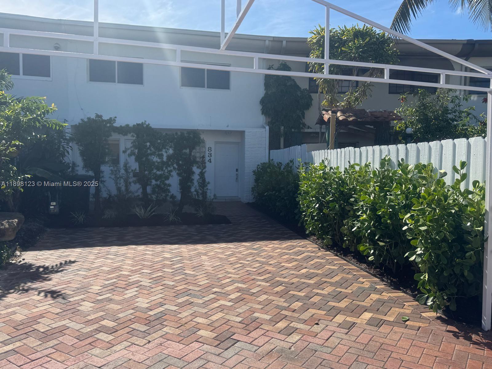 834 Raymond St Miami Beach, FL 33141