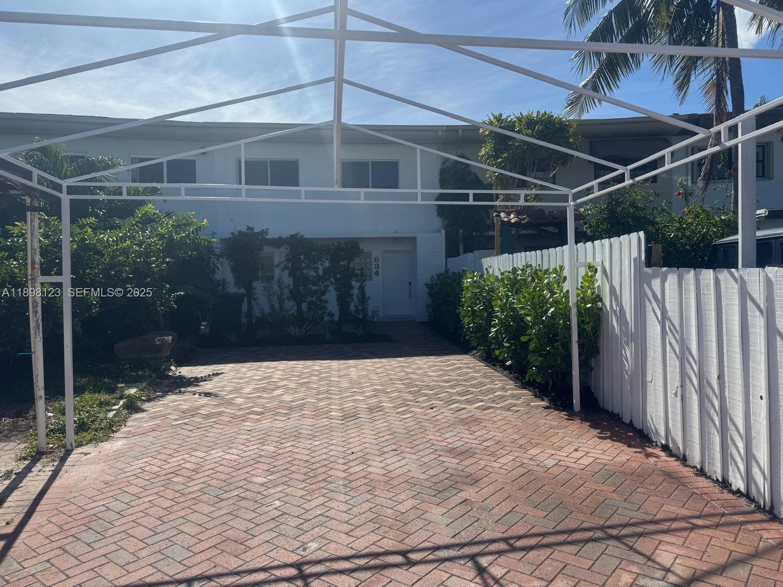 834 Raymond St Miami Beach, FL 33141