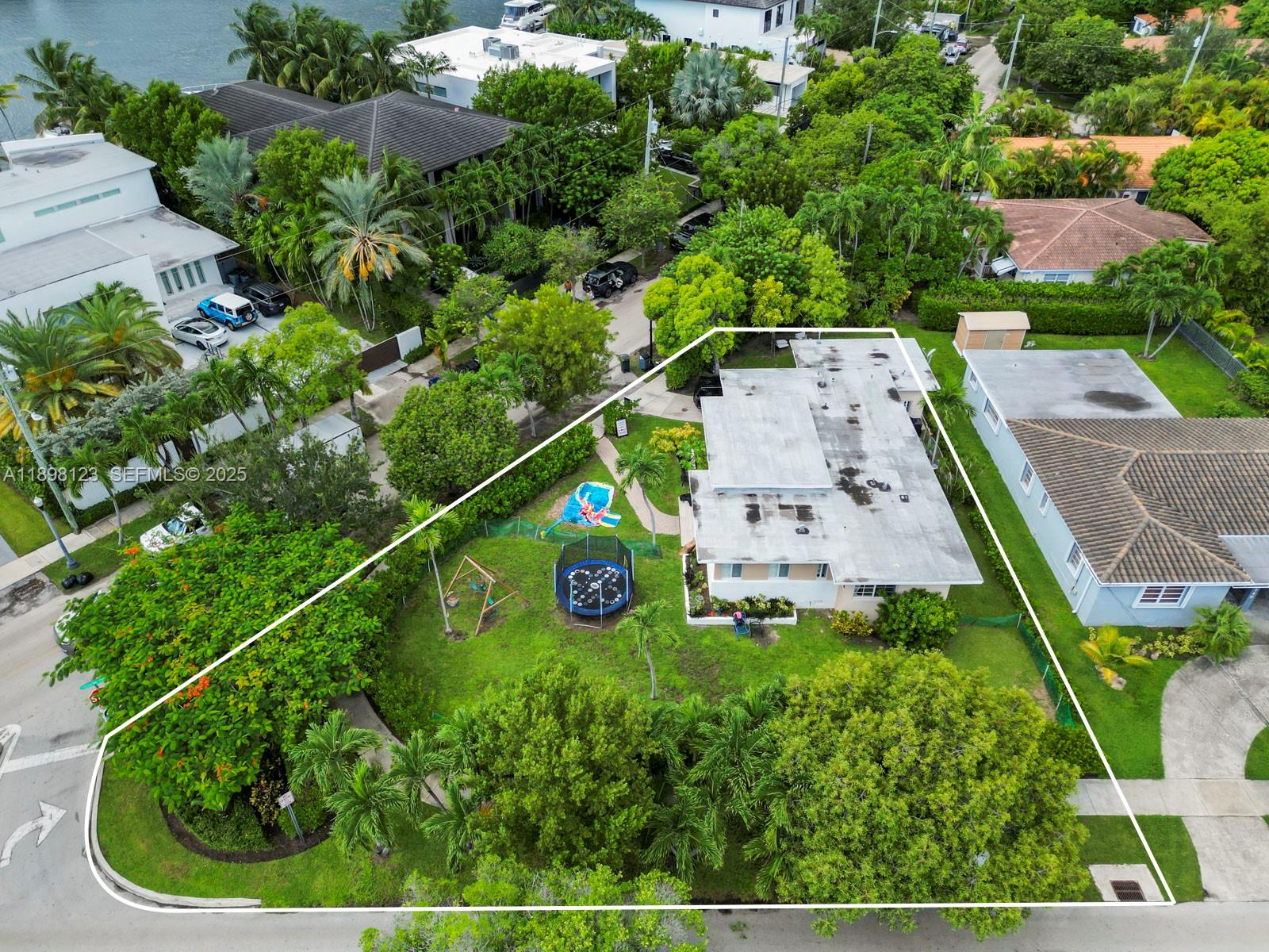 834 Raymond St Miami Beach, FL 33141