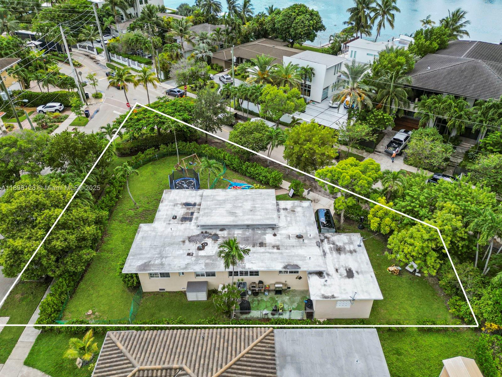 834 Raymond St Miami Beach, FL 33141