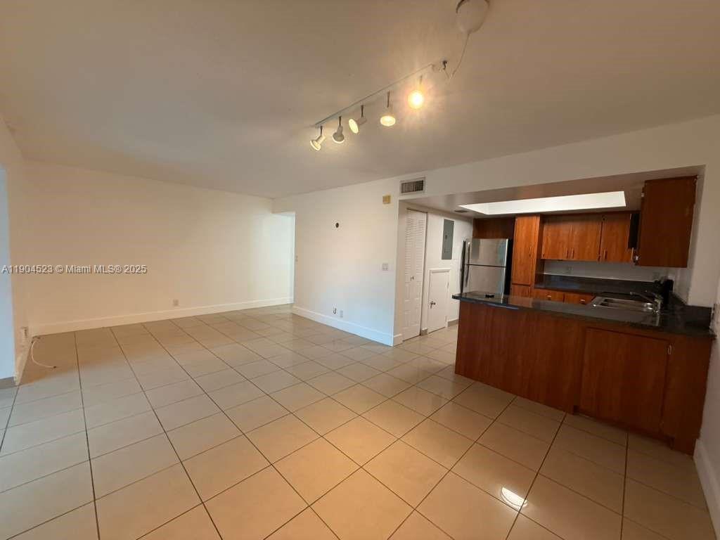 23 N Valencia Dr #2-32 Davie, FL 33324