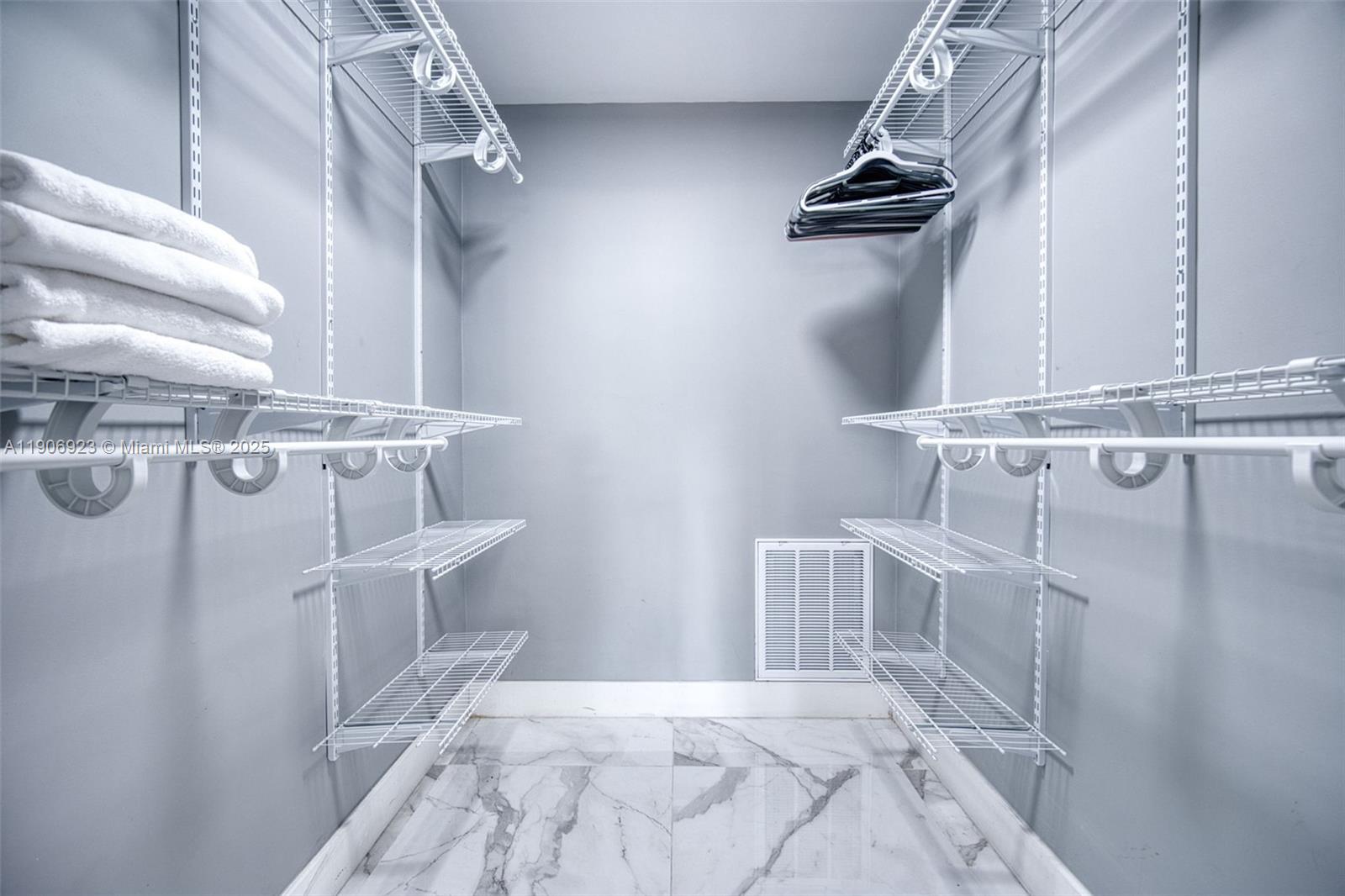 1030 SW 14th Ter Fort Lauderdale, FL 33312