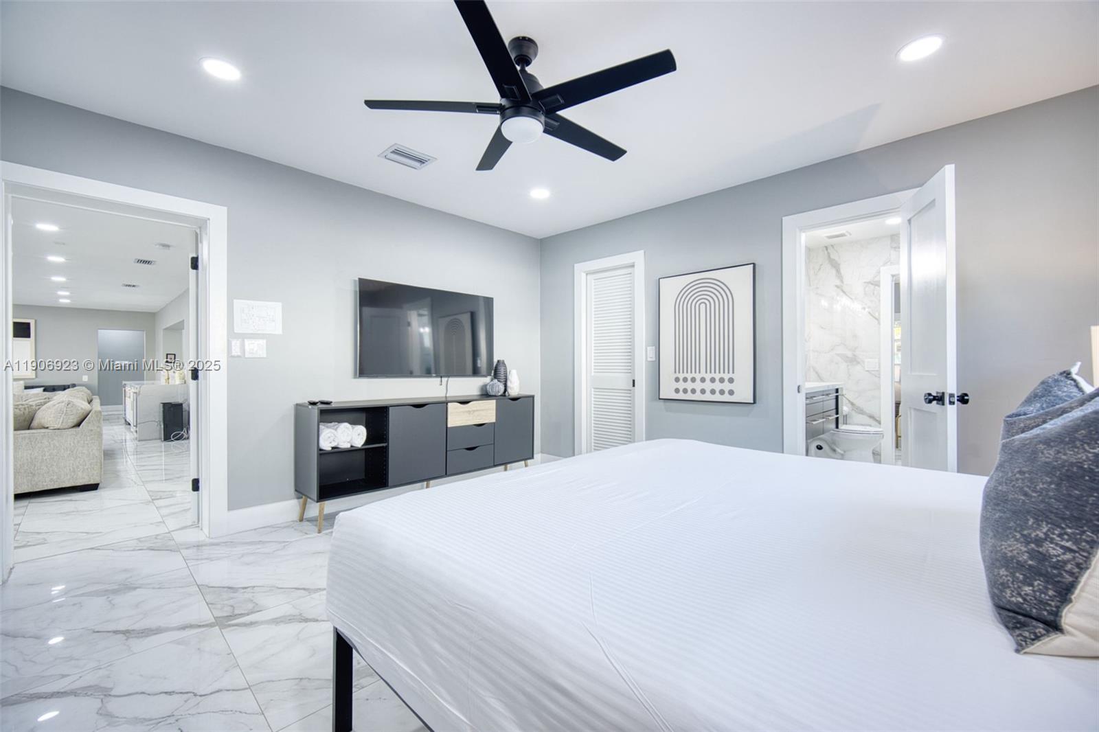 1030 SW 14th Ter Fort Lauderdale, FL 33312