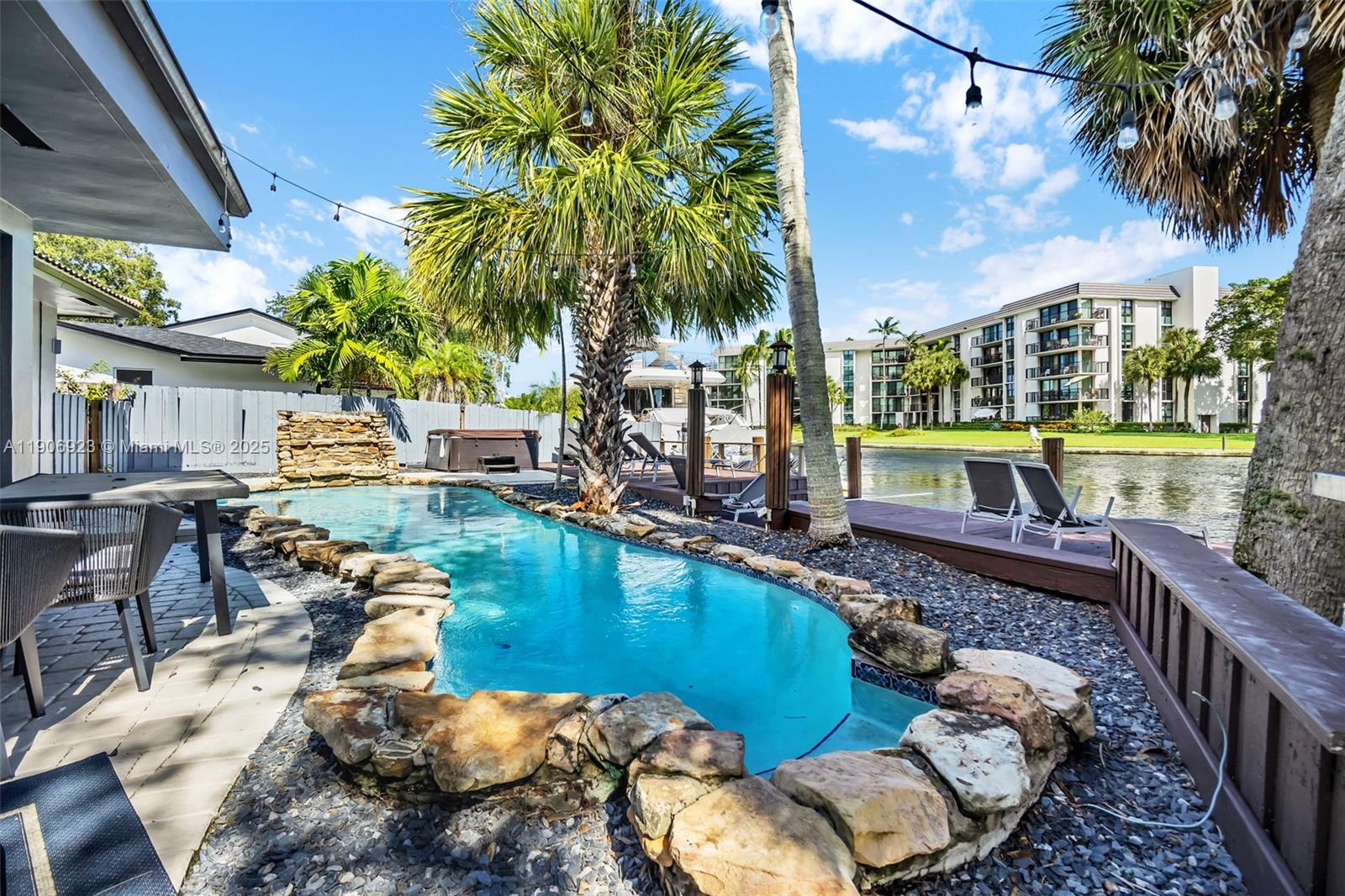 1030 SW 14th Ter Fort Lauderdale, FL 33312