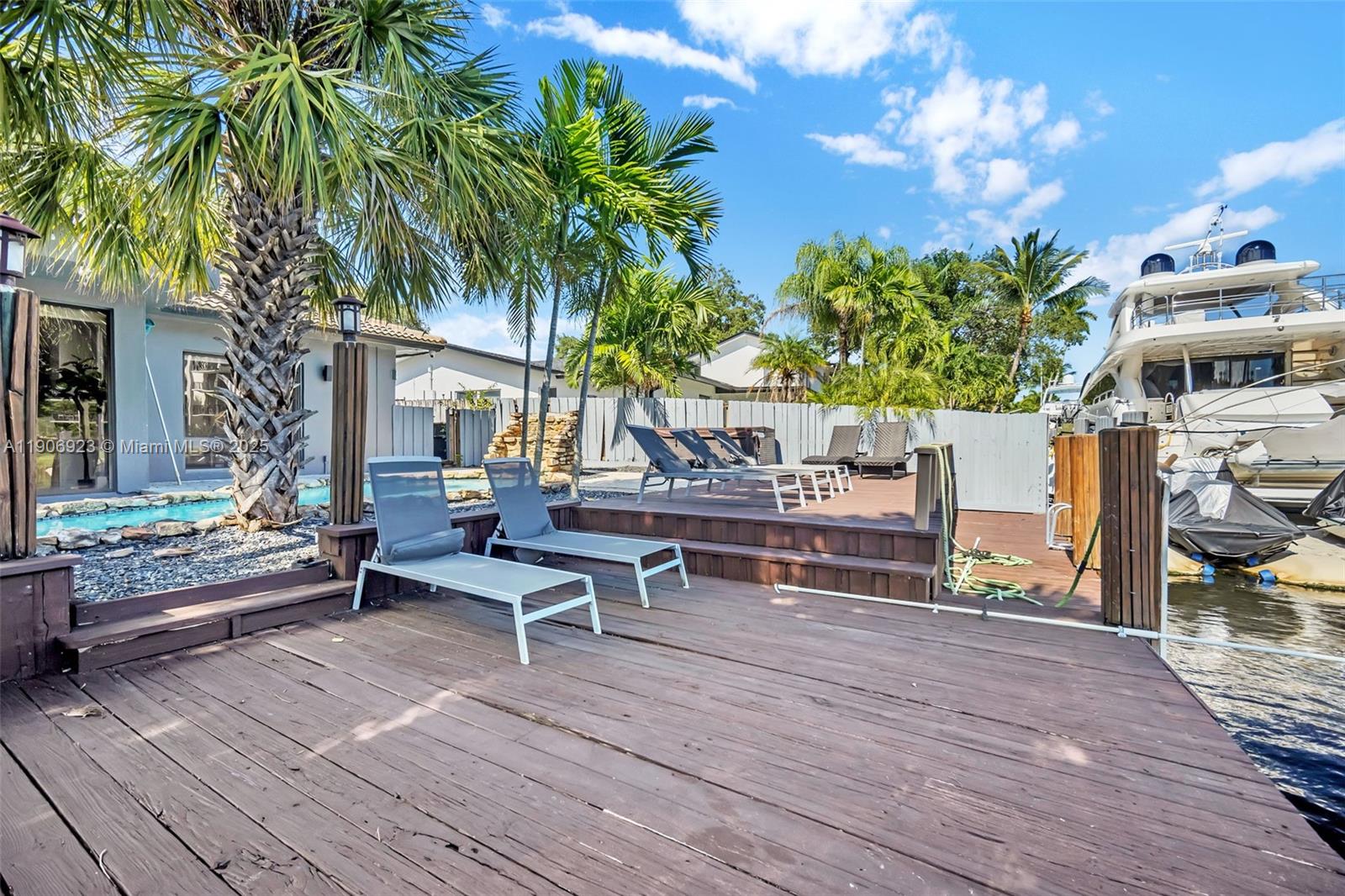 1030 SW 14th Ter Fort Lauderdale, FL 33312