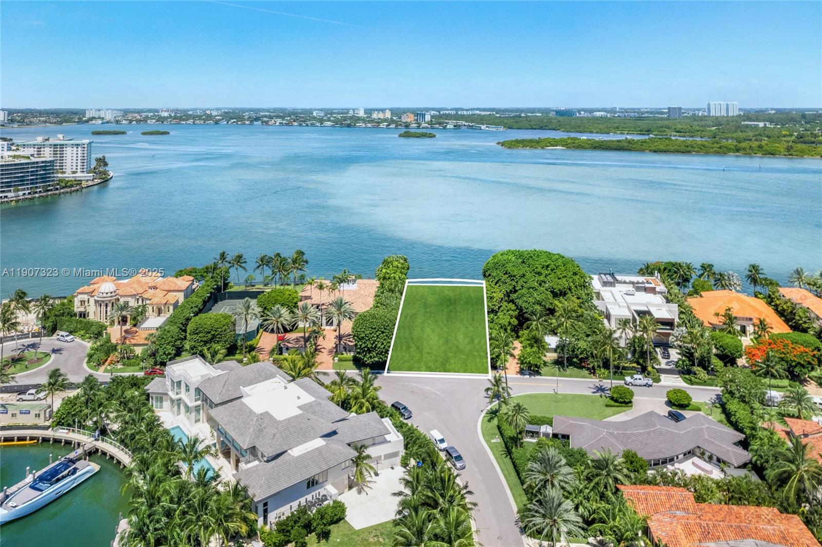 216 Bal Bay Dr Bal Harbour, FL 33154