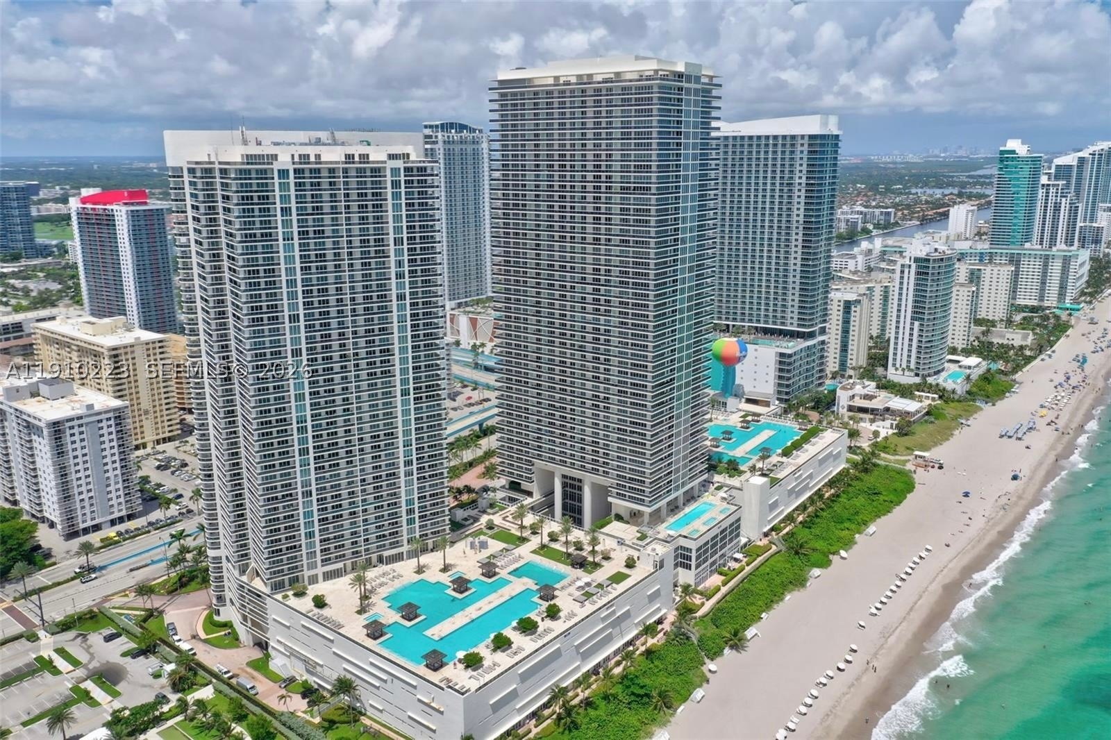 image Beach Club 240