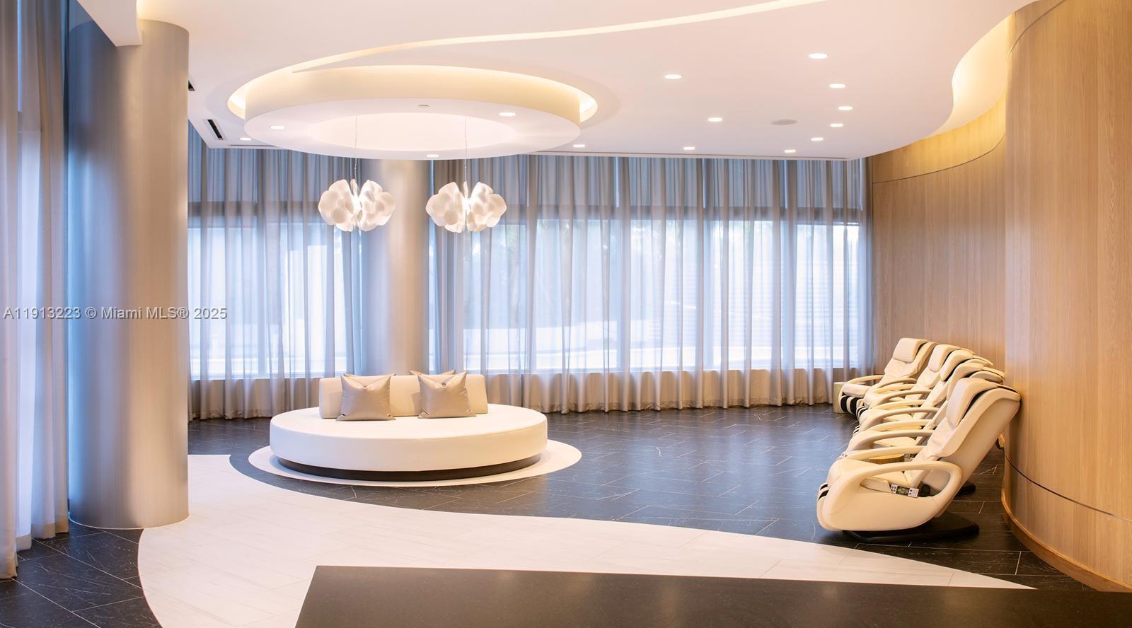 851 NE 1st Ave #1811 Miami, FL 33132