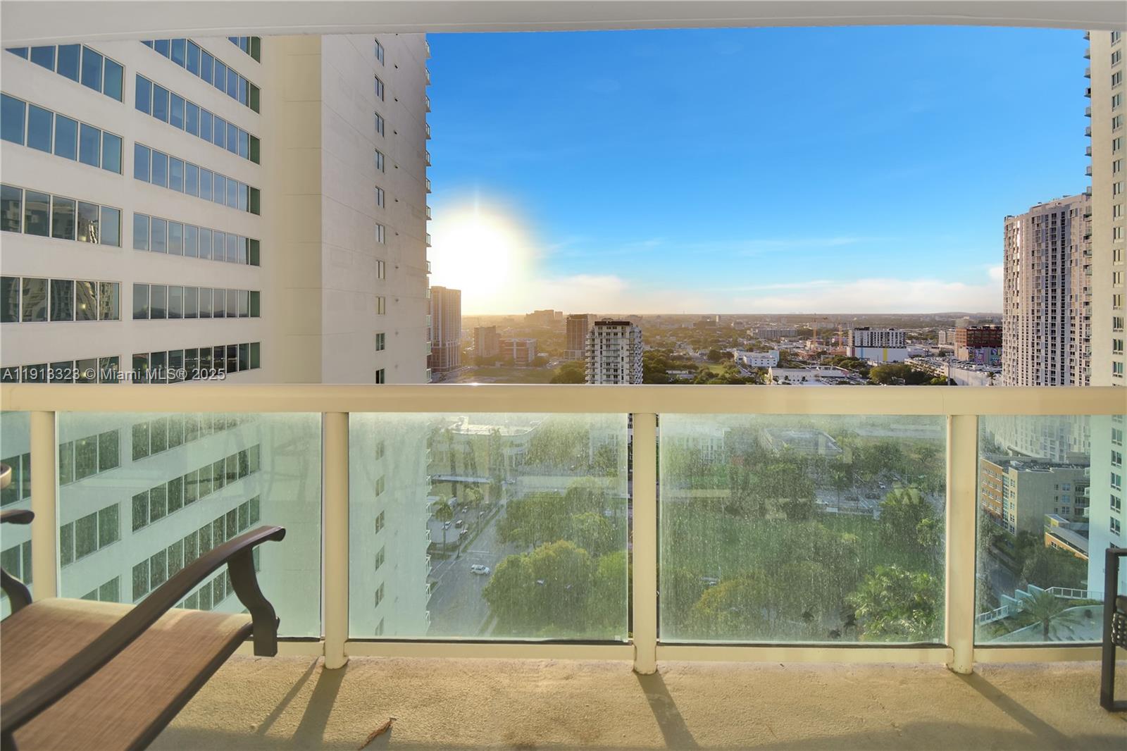 image 1800 Club Condo17