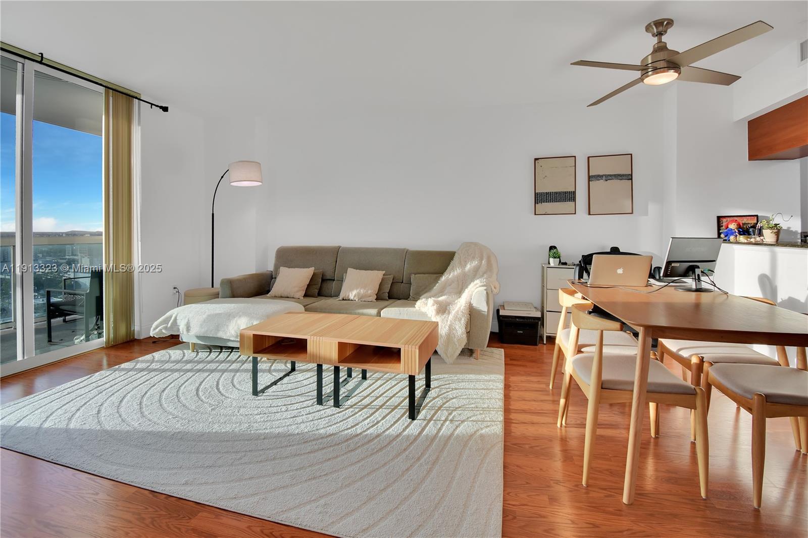 image 1800 Club Condo1