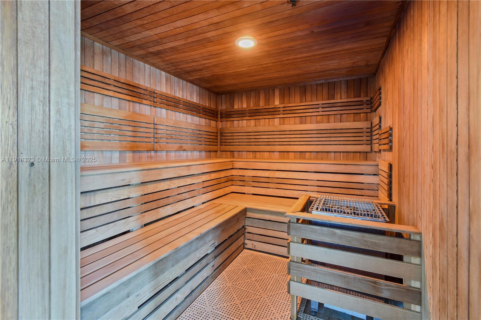 image 1800 Club Condo23