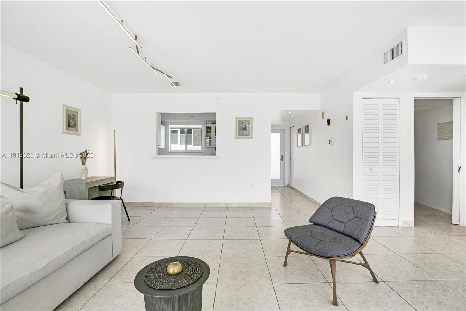 7800 Collins Ave #502 Miami Beach, FL 33141