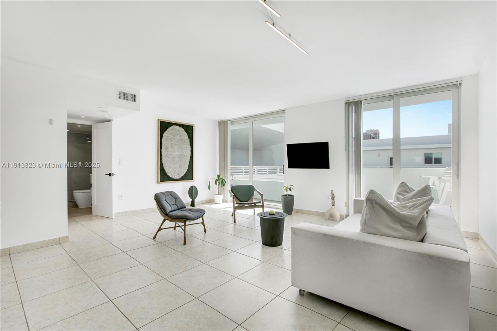 7800 Collins Ave #502 Miami Beach, FL 33141