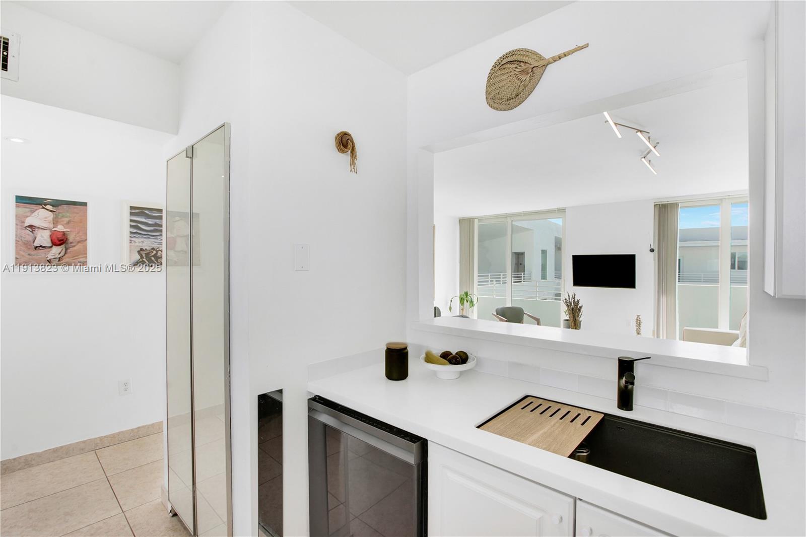 7800 Collins Ave #502 Miami Beach, FL 33141