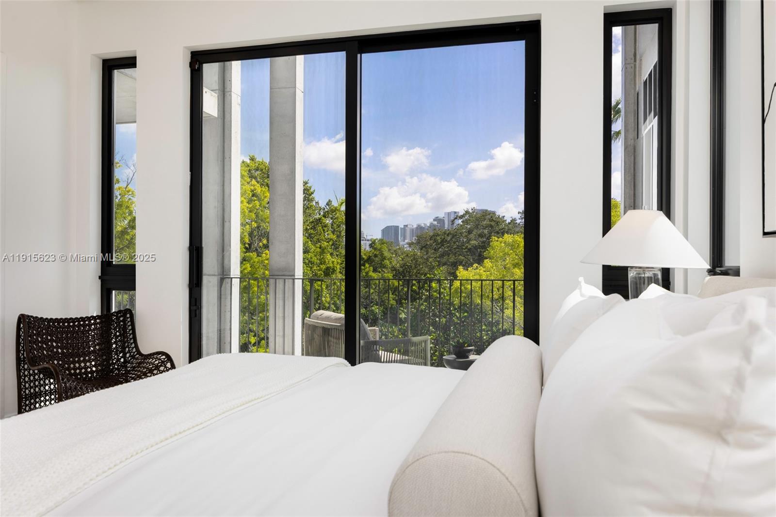 94 SW 28th Rd #3 Miami, FL 33129