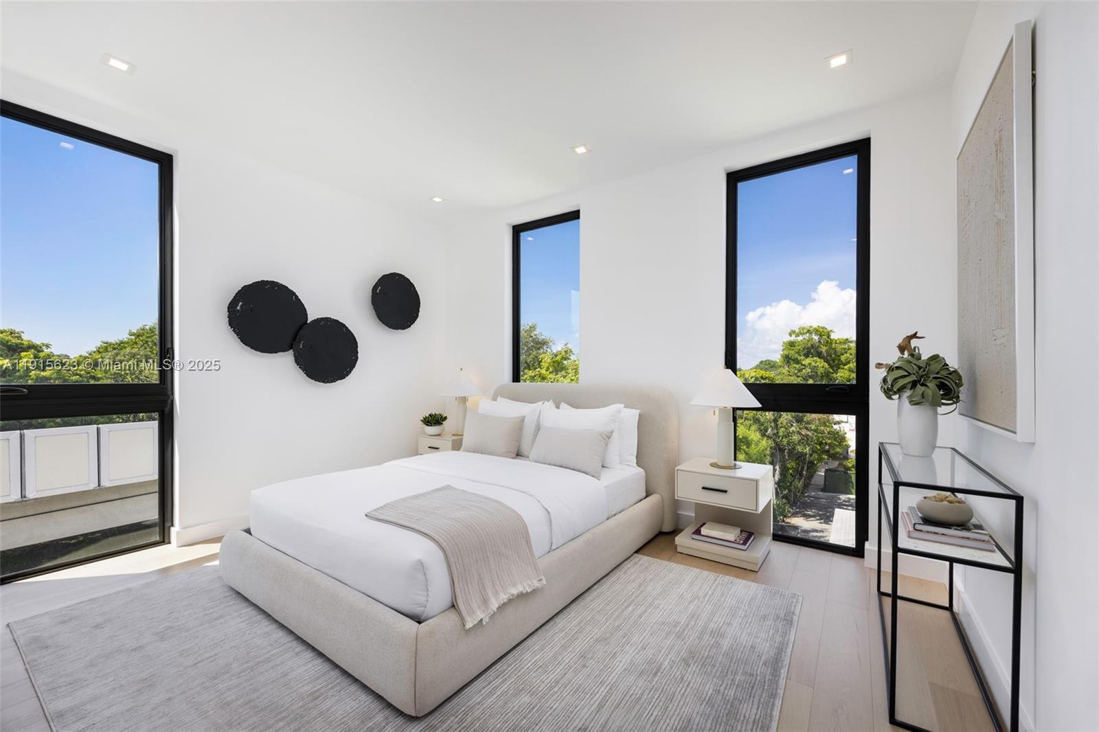 94 SW 28th Rd #3 Miami, FL 33129