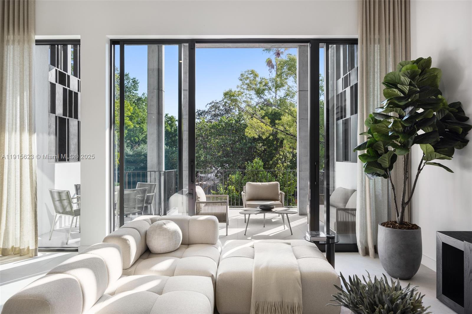 94 SW 28th Rd #3 Miami, FL 33129