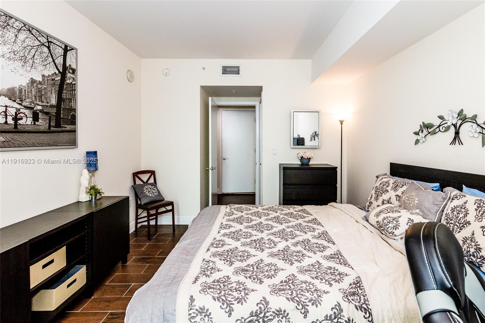 image Emerald at Brickell12