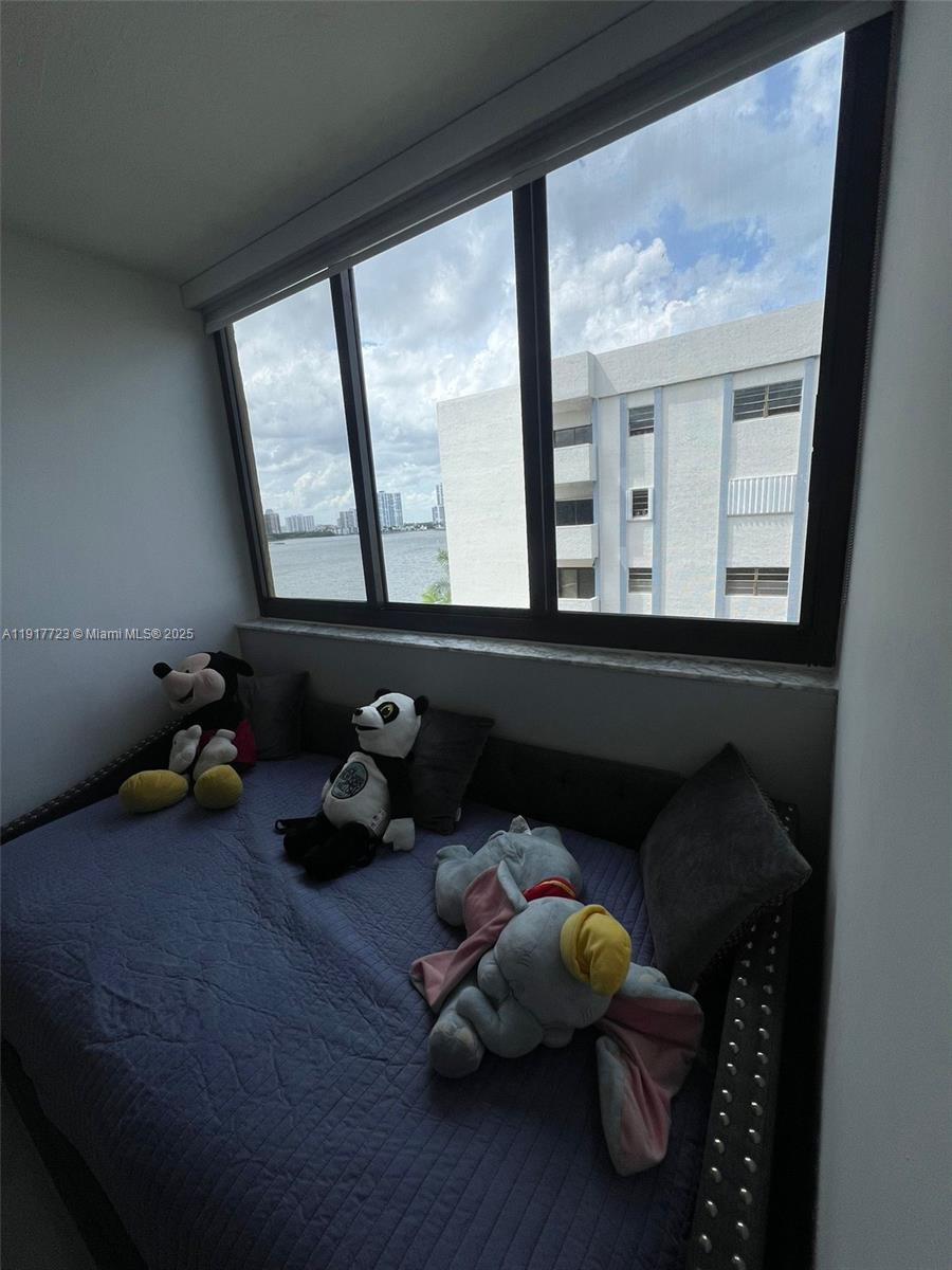 17878 N Bay Rd #507 Sunny Isles Beach, FL 33160