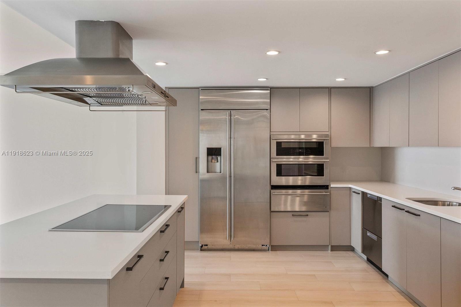 1150 101st St #PH 702 Bay Harbor Islands, FL 33154