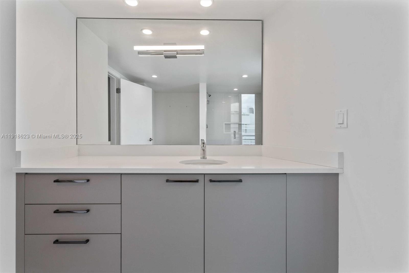 1150 101st St #PH 702 Bay Harbor Islands, FL 33154