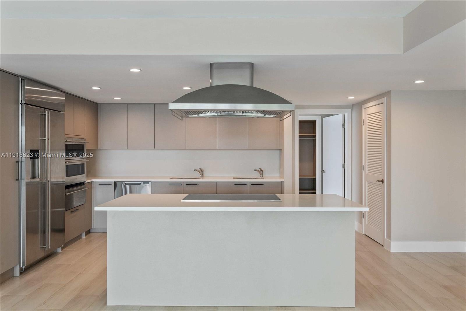 1150 101st St #PH 702 Bay Harbor Islands, FL 33154