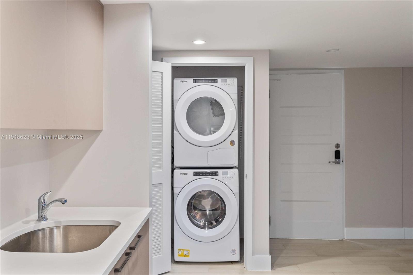 1150 101st St #PH 702 Bay Harbor Islands, FL 33154