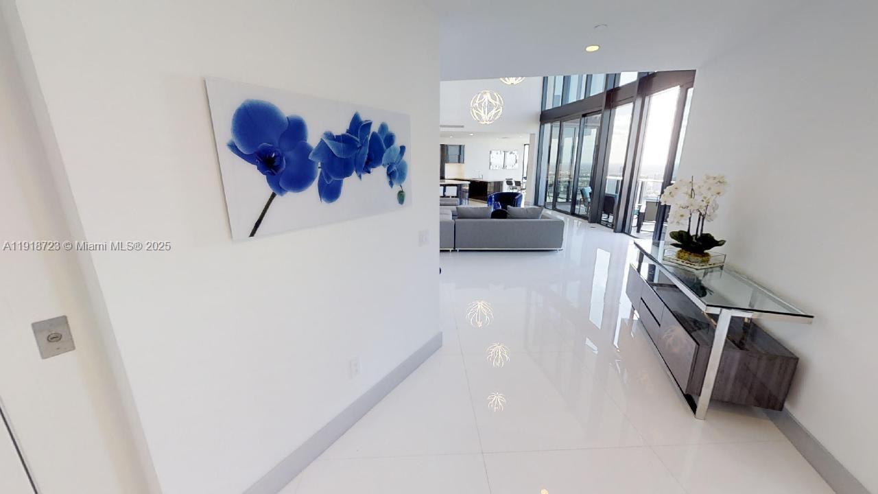 image Porsche Design Tower17