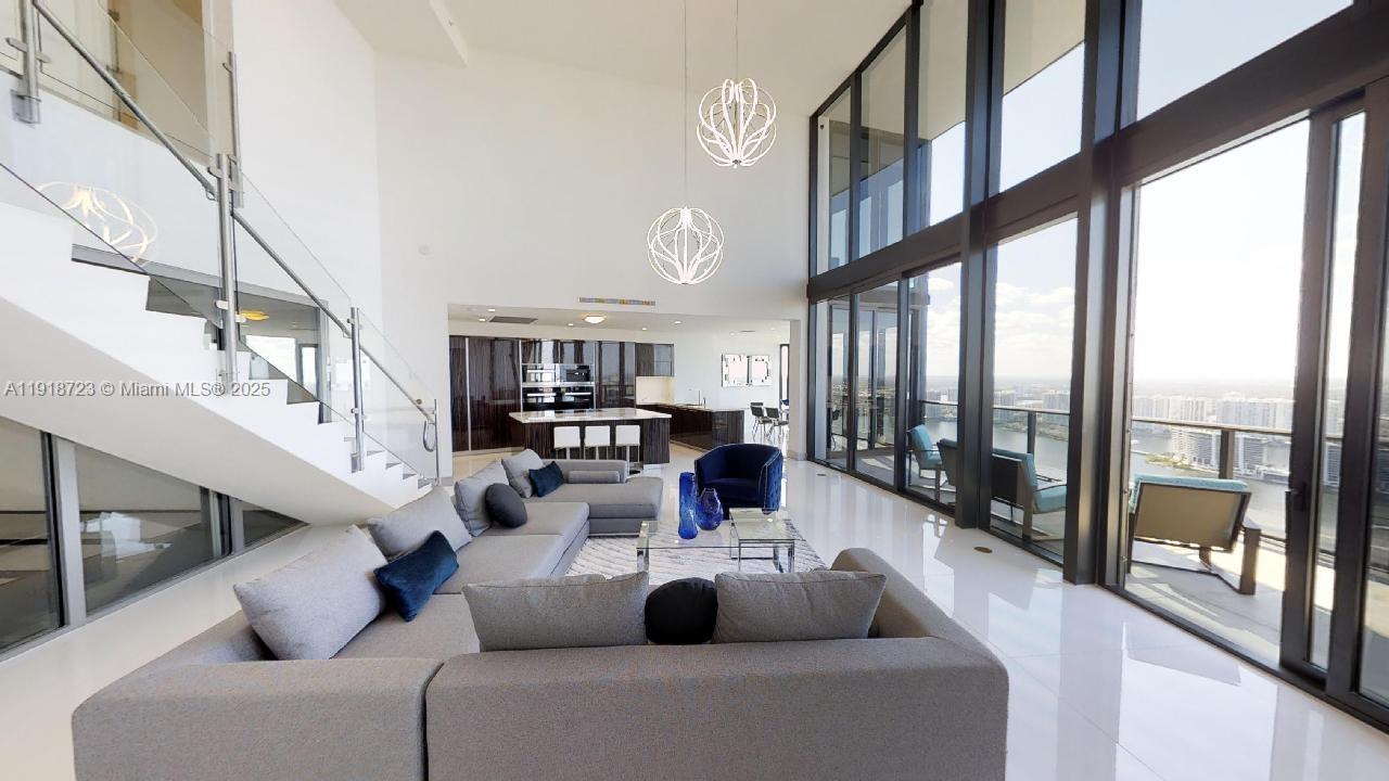 image Porsche Design Tower23