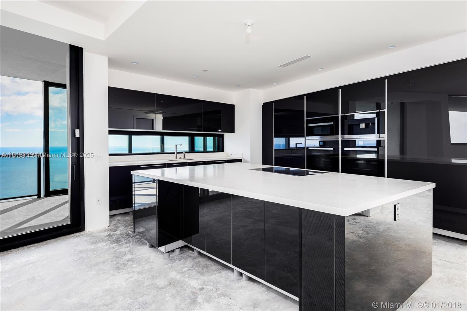 image Porsche Design Tower33