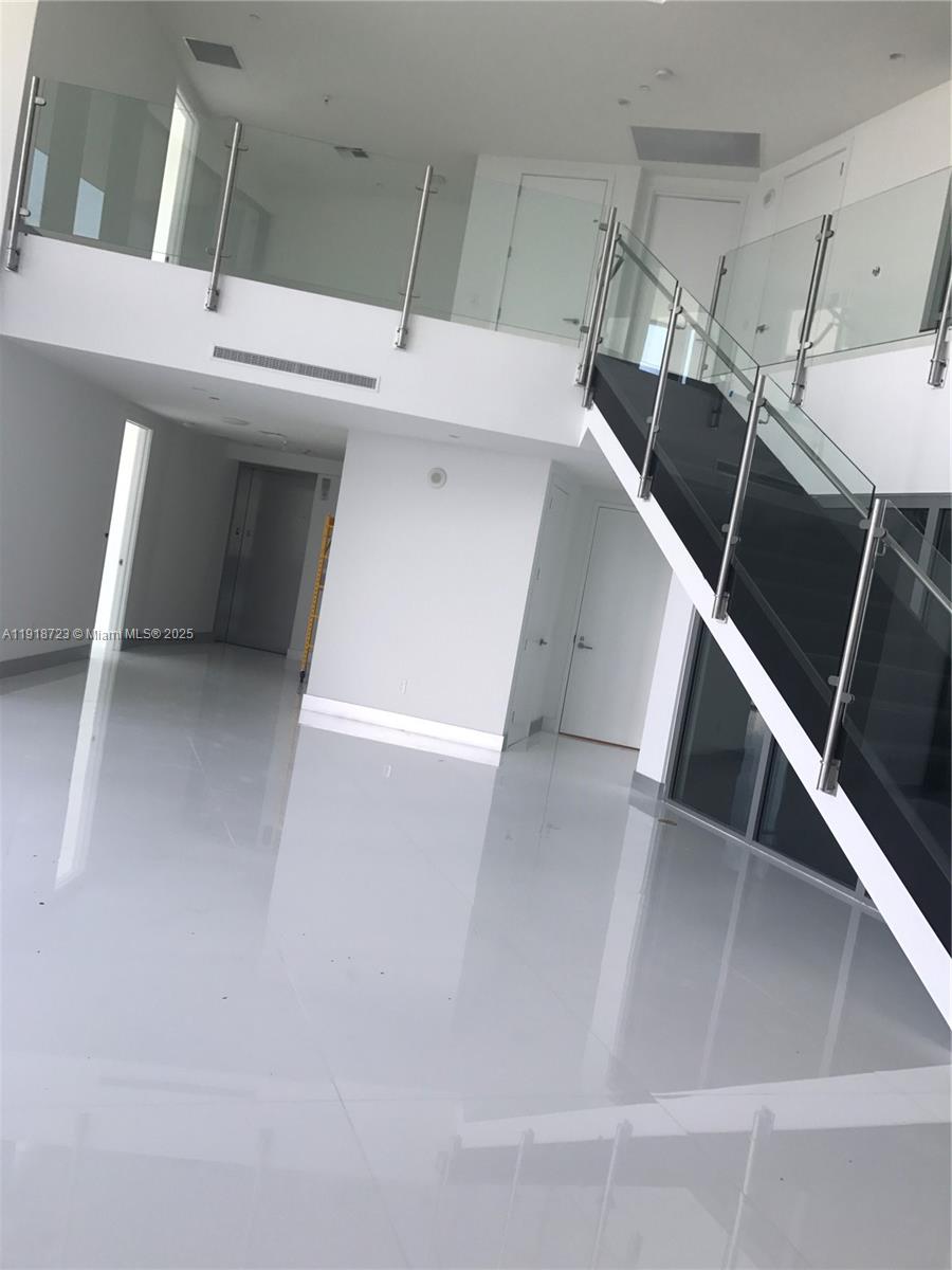 image Porsche Design Tower34