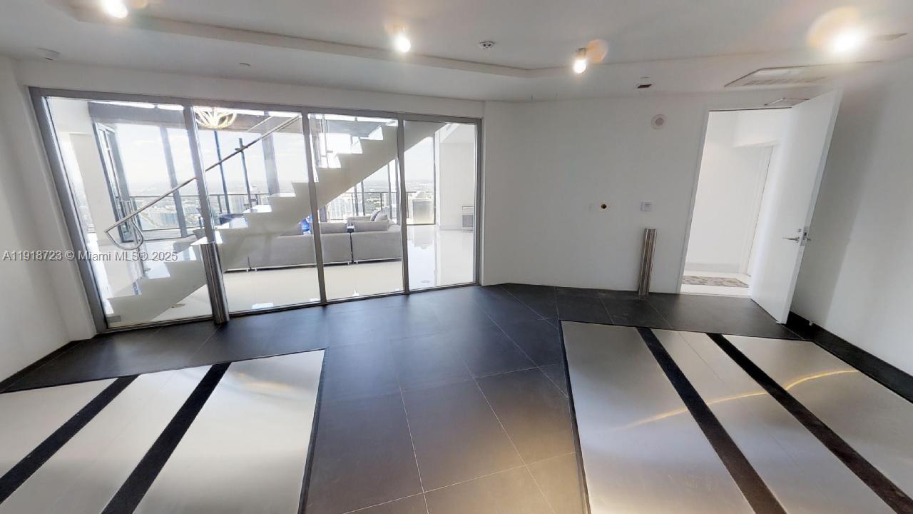 image Porsche Design Tower35