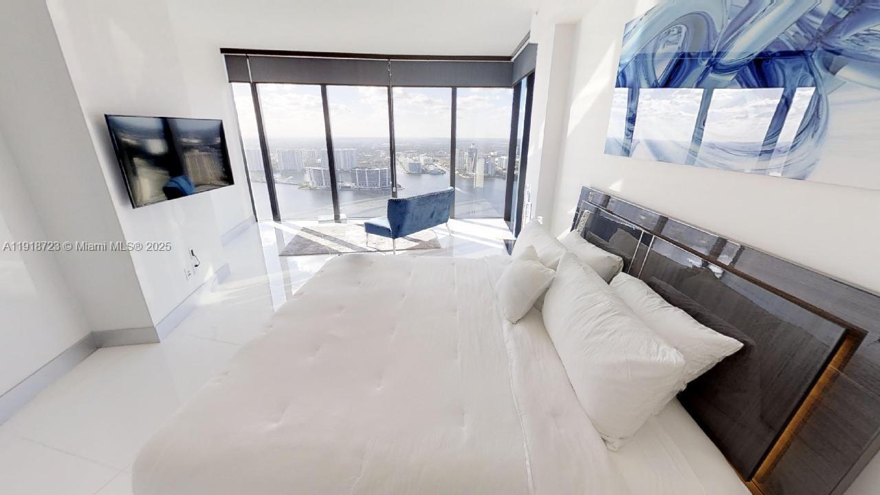 image Porsche Design Tower38