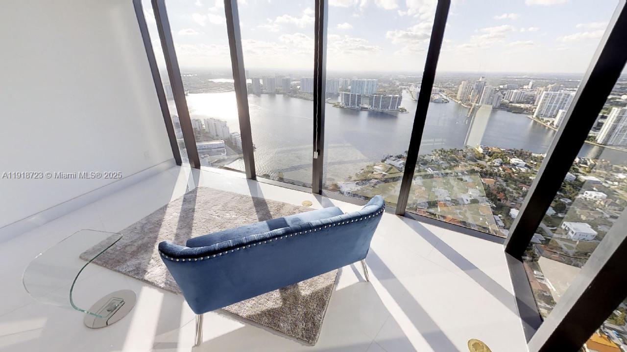 image Porsche Design Tower41