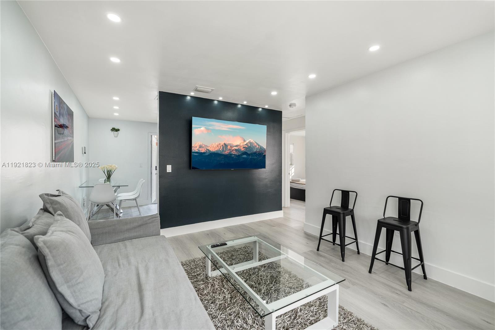 4421 NW 9th St #4421