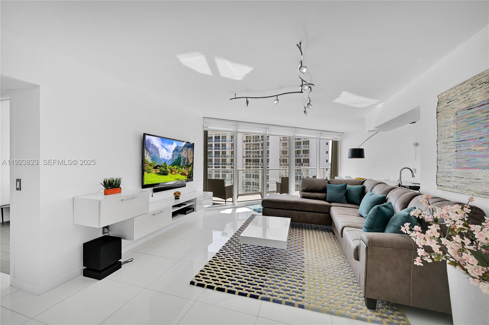 16445 Collins Ave #2228