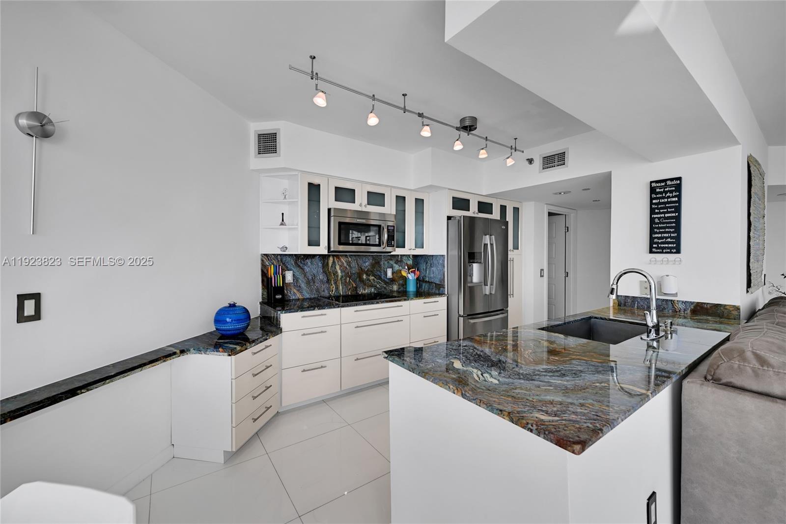 16445 Collins Ave #2228 Sunny Isles Beach, FL 33160