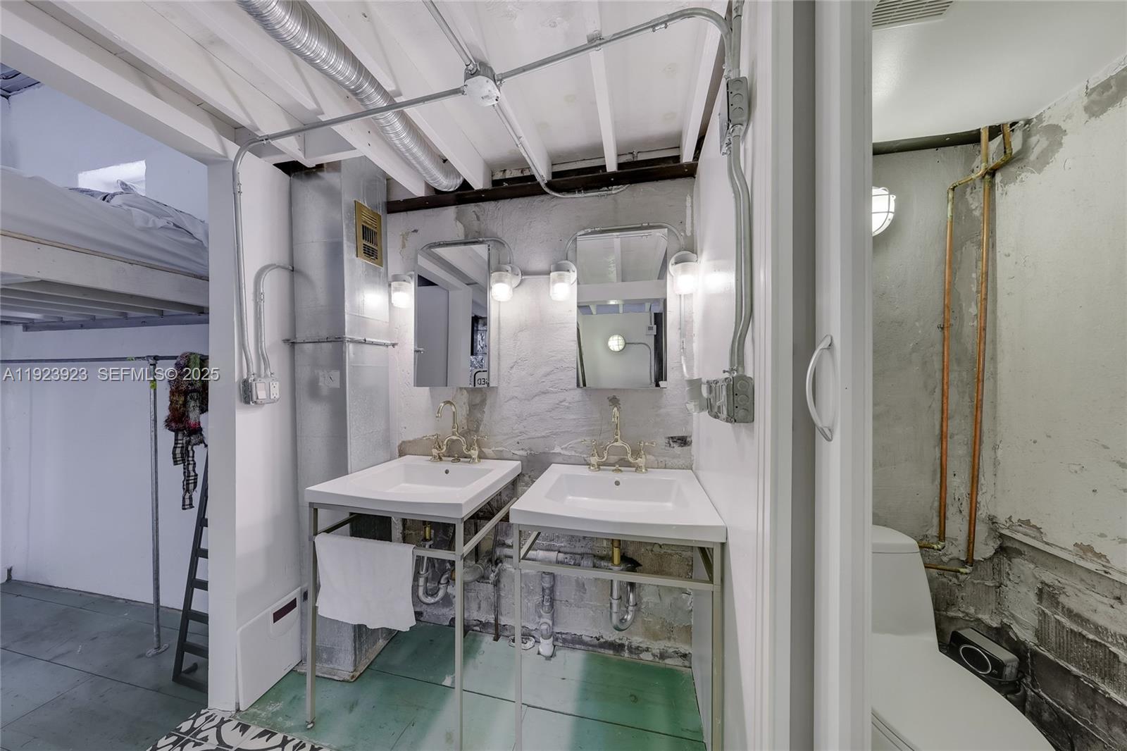 305 Jefferson Ave #5 Miami Beach, FL 33139