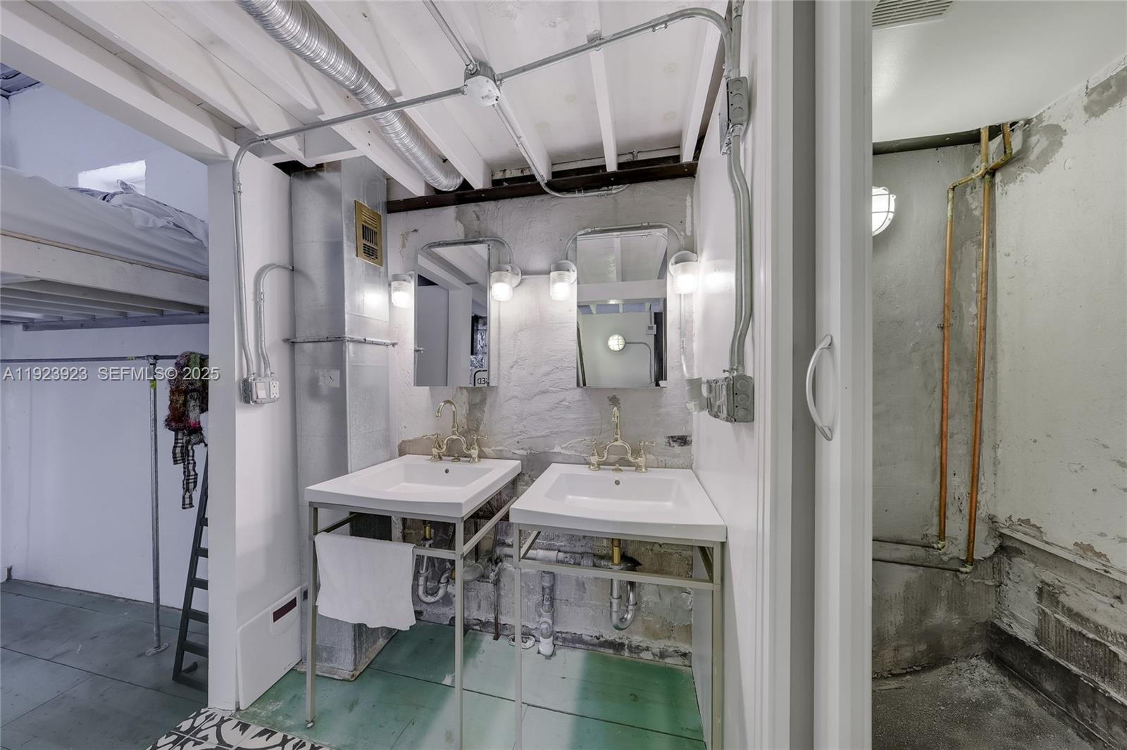 305 Jefferson Ave #5 Miami Beach, FL 33139