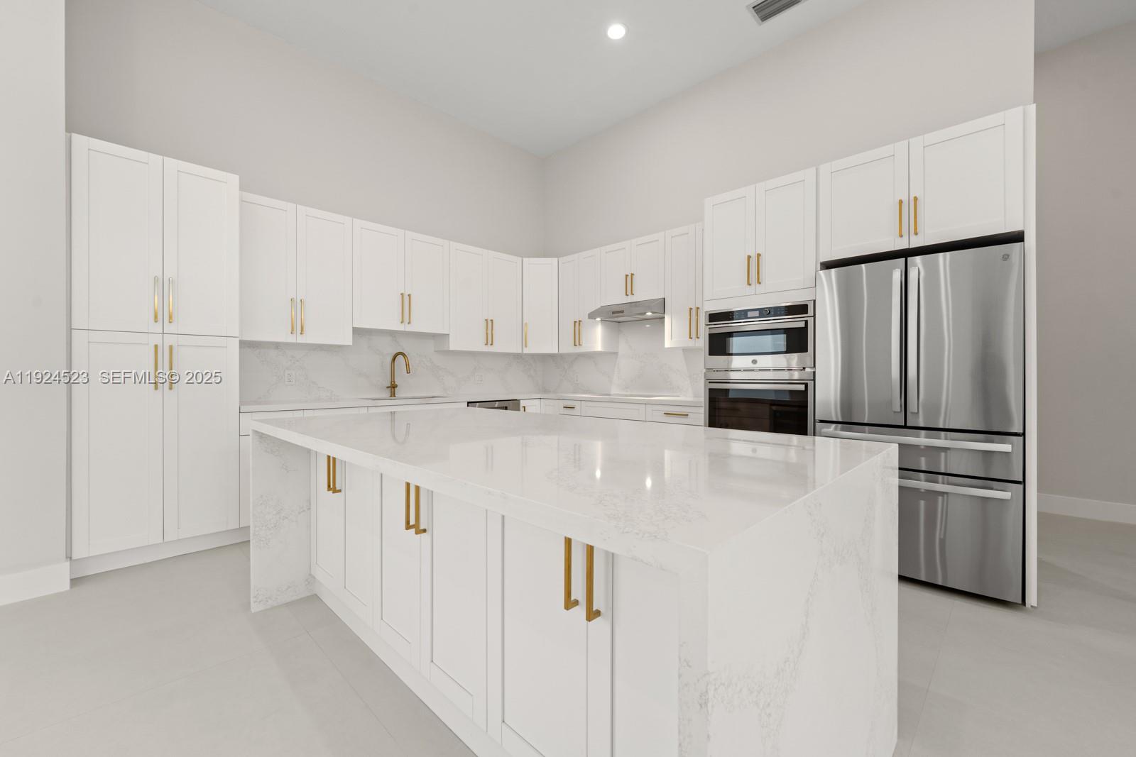 16160 SW 89th Pl Palmetto Bay, FL 33157