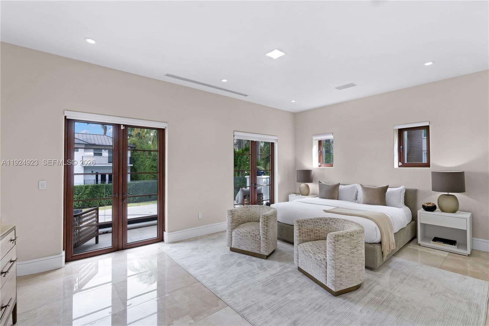 288 S Coconut Ln Miami Beach, FL 33139