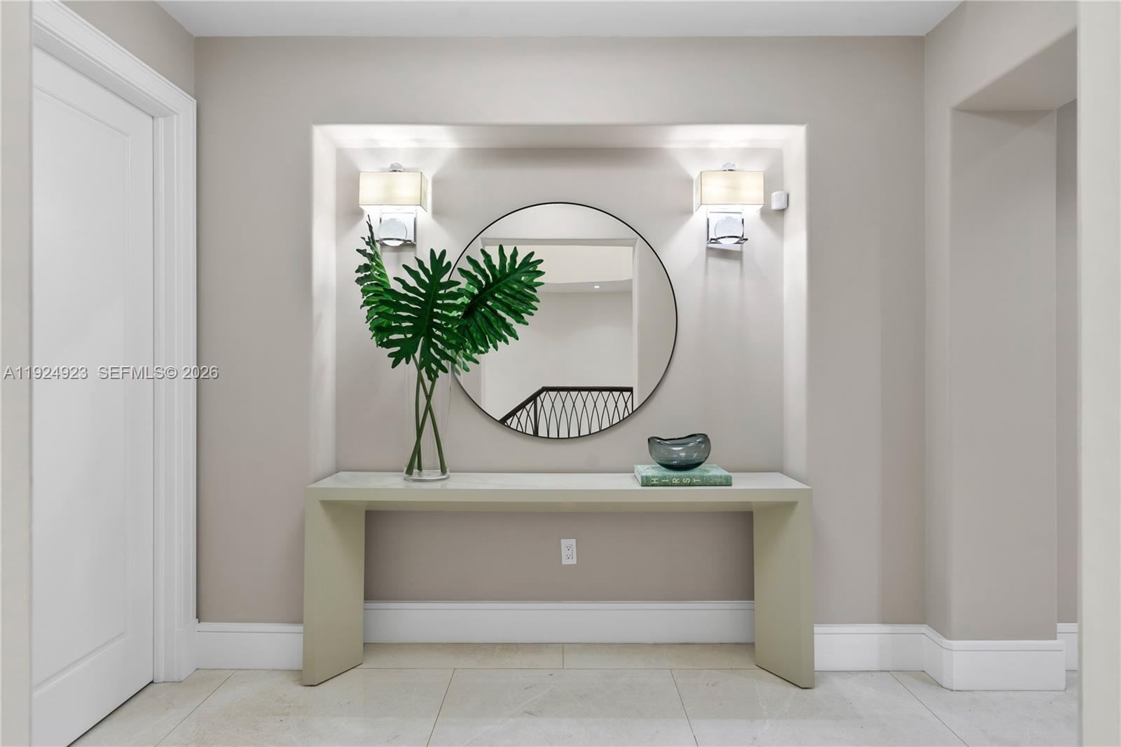 288 S Coconut Ln Miami Beach, FL 33139