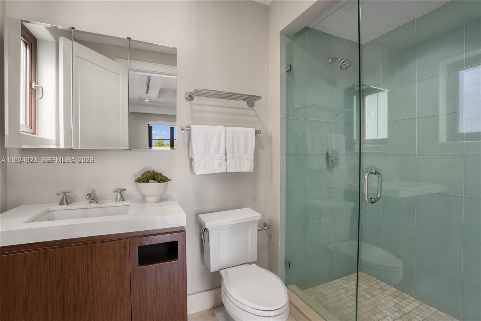 288 S Coconut Ln Miami Beach, FL 33139