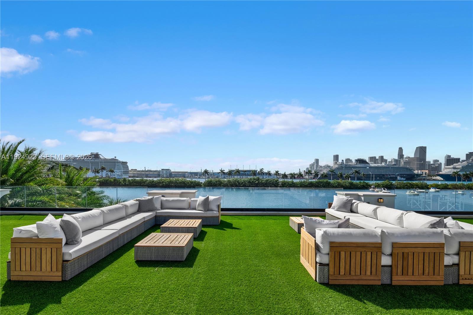 288 S Coconut Ln Miami Beach, FL 33139