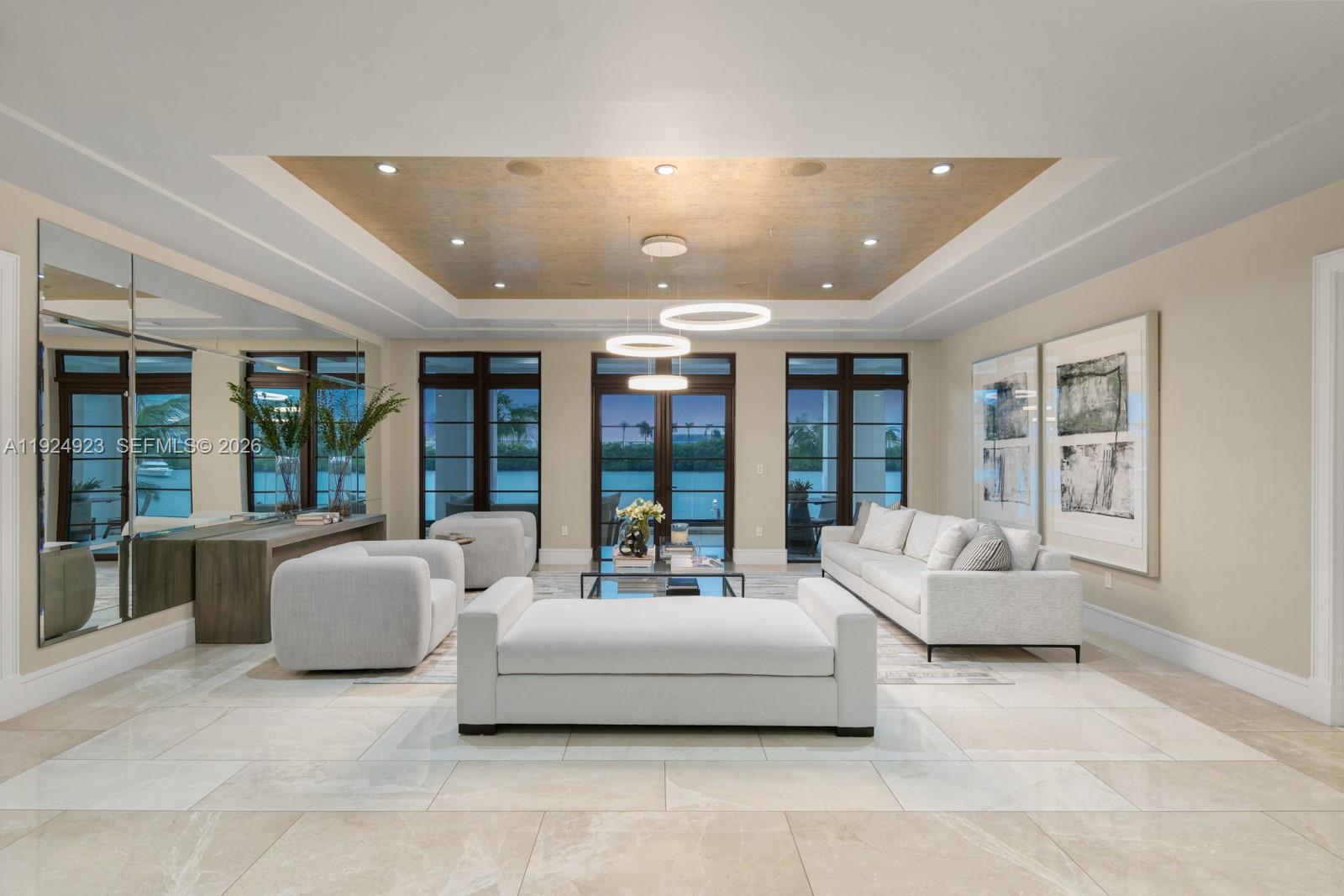 288 S Coconut Ln Miami Beach, FL 33139