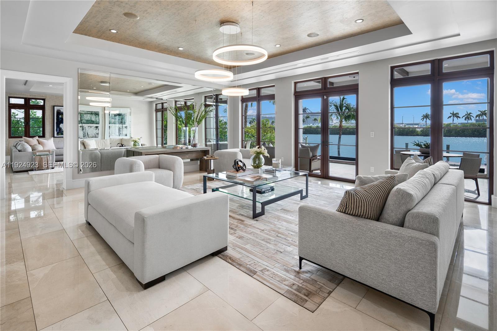 288 S Coconut Ln Miami Beach, FL 33139