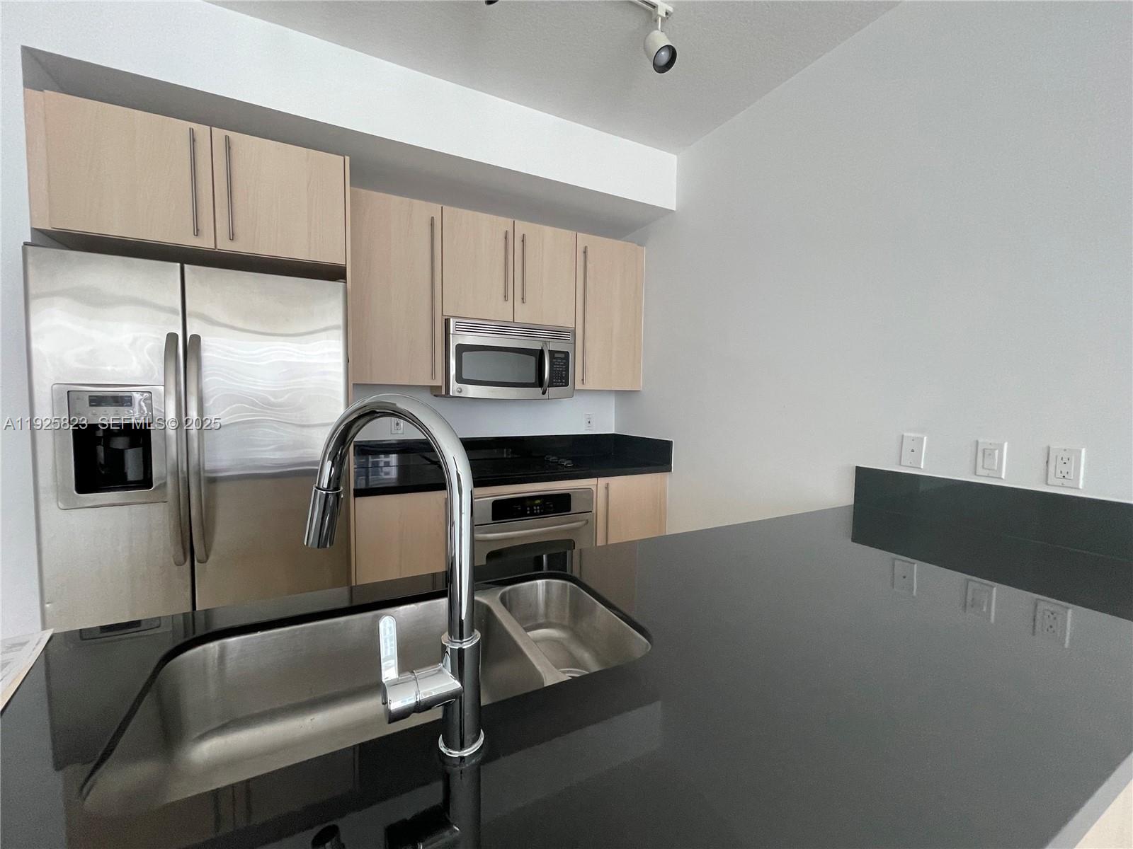 1111 SW 1st Ave #2524-N Miami, FL 33130