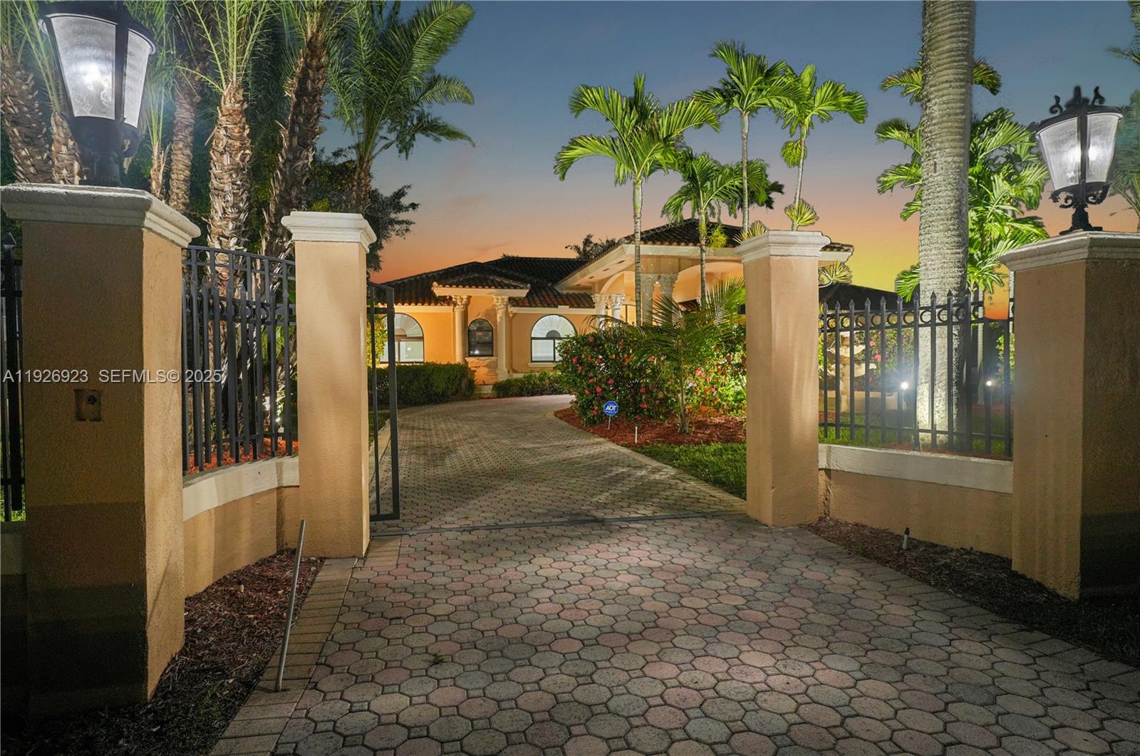 3001 SW 132nd Ave Miami, FL 33175