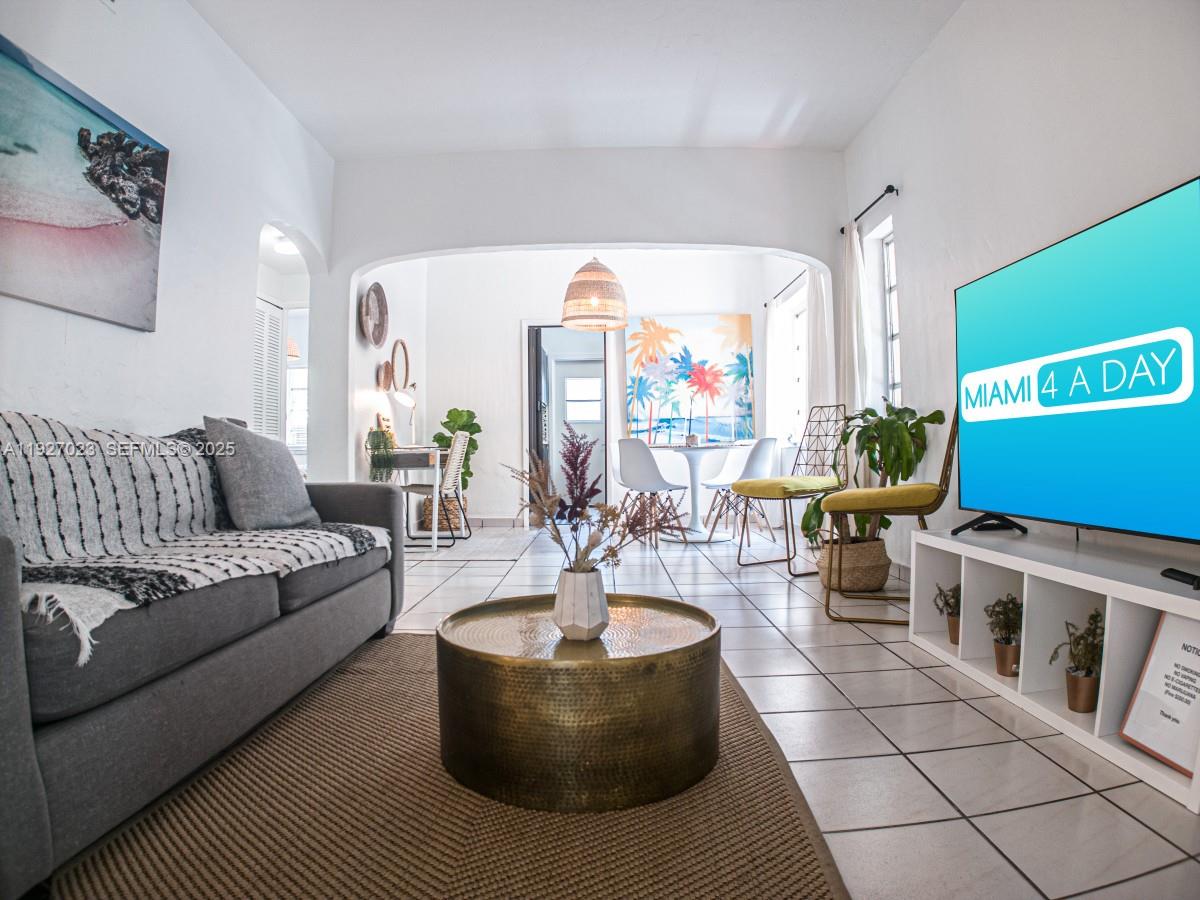 1872 SW 9th St Miami, FL 33135